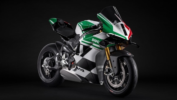 Ducati Panigale V4 Tricolore 2025: doppia faccia e solo 1000 esemplari