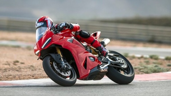 Ducati Riding Experience, aperte le iscrizioni per il 2025: debutto per la nuova V2