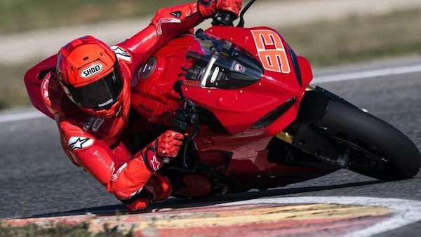 Marquez in pista con la Panigale V2, Domenicali: "Che tempo! Peso ridotto è la chiave del successo"