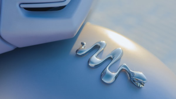 Vespa 946 Snake: l'edizione limitata ispirata all'anno del serpente