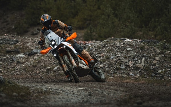 KTM 390 Adventure 2025: nuove sfide, grandi emozioni