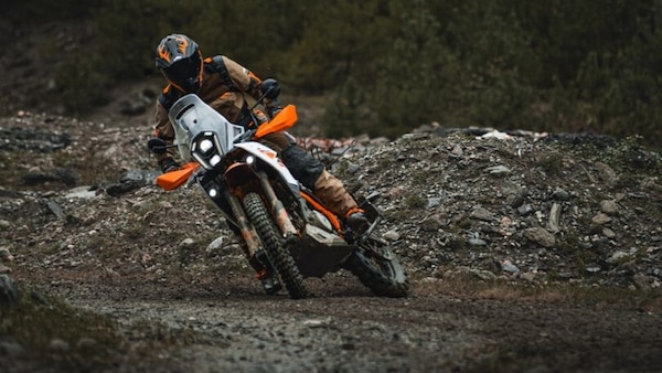 KTM 390 Adventure 2025: nuove sfide, grandi emozioni