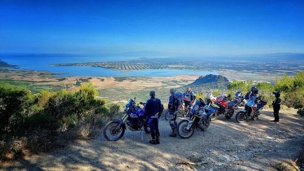 Viaggi in moto 2025: come evitare l'overtourism e godersi l'esperienza