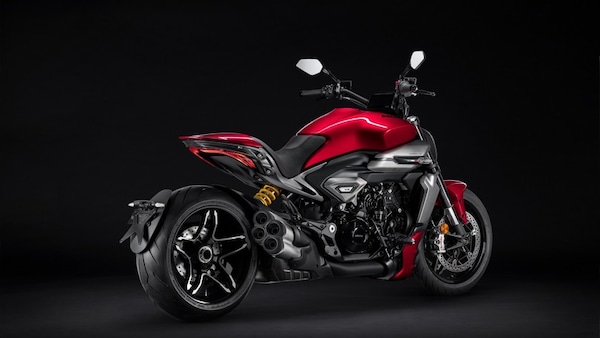 Ducati XDiavel V4 2025: ciao ciao bicilindrico!