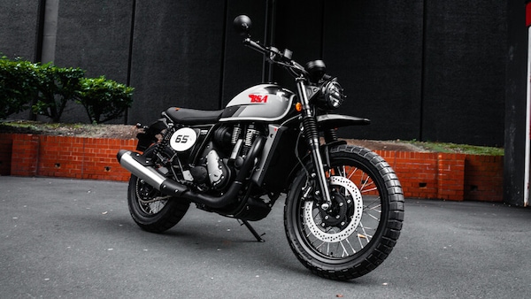 BSA Scrambler 2025: arriva la classica tassellata