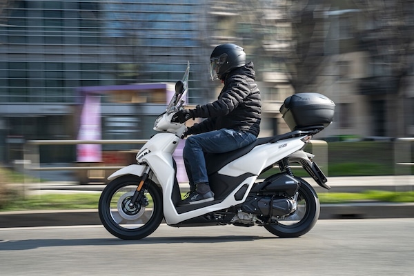 Voge Sfida R16: linee tech e dotazione completa per affrontare la città