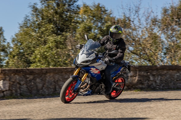BMW F 900 XR: le foto della prova