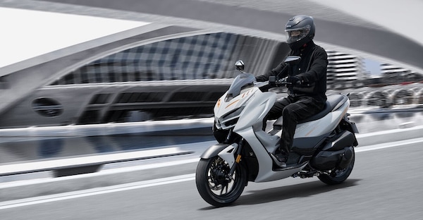 Zontes ZT368-D: scooter sportivo che punta al divertimento