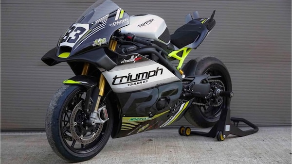 S2 Concept trasforma la Triumph Speed Triple 1200 in una “Daytona” da pista