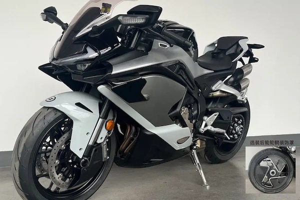 CFMOTO, arriva la 750 SR-R? Motore 4 in linea e aero-pack evoluto