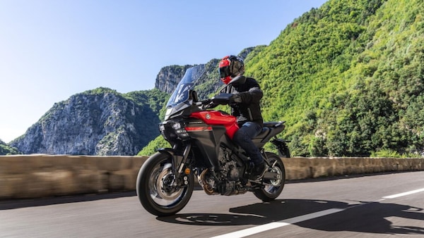 Yamaha: la nuova Tracer 9 Y-AMT arriva nelle concessionarie
