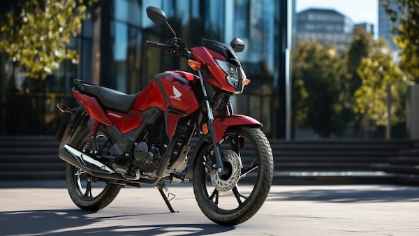La Honda CB125F 2026 si rinnova: sistema Start&Stop e 730 km di autonomia