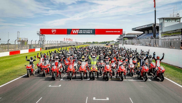 Gli appassionati Ducati colorano mezzo mondo: record per la quarta edizione di #WeRaidAsOne