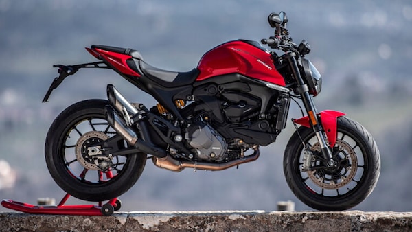 Ducati, si allarga la famiglia del nuovo 890: novità anche per Monster e DesertX