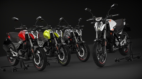 Keeway RKS 125: la naked compatta si rinnova per il 25° anniversario