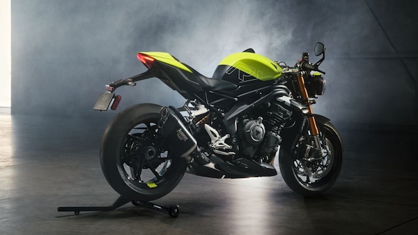 Triumph Speed Triple 1200 RX, la più esclusiva