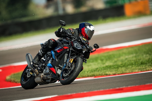 BMW M 1000 R: le foto della prova