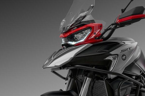 QJMotor SRT900 SX: LE FOTO