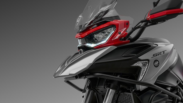 QJMotor SRT900 SX: LE FOTO