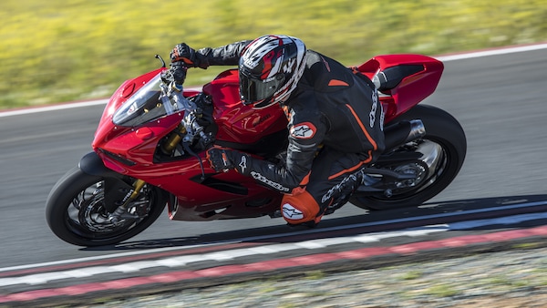 Ducati Panigale V2 S: per chi è (e per chi non è)