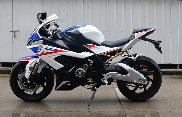 Sukuli, la copia cinese della S1000 RR: BMW pensa alle vie legali