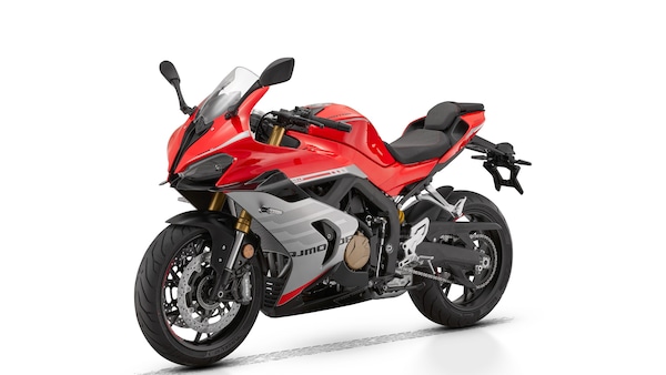 QJ Motor, aggiornamento per la SRK 800 RR: dalle piste del mondiale alla strada