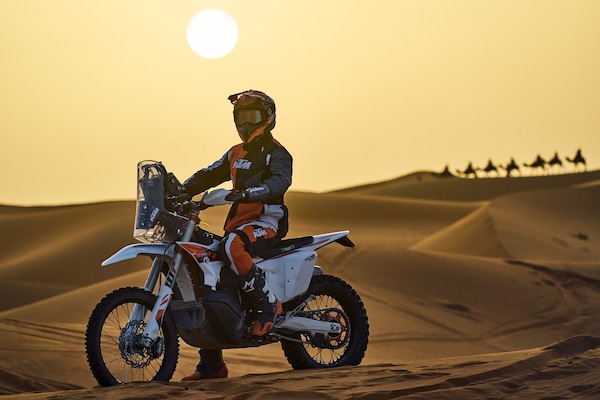 KTM 450 Rally Replica 2026: performance da Dakar in edizione limitata