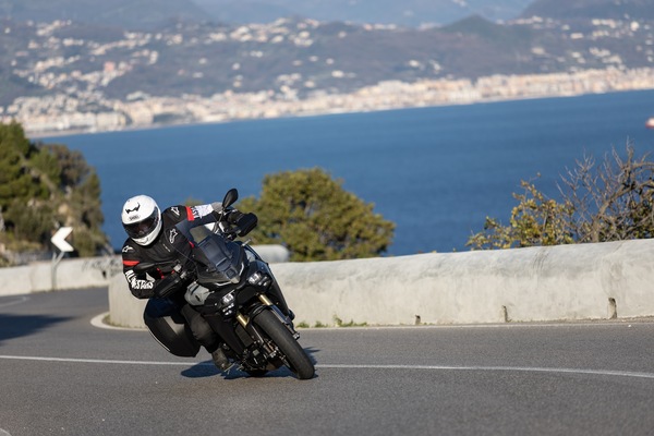 Yamaha Tracer 9 GT: le opinioni di InMoto "fuori dai denti"