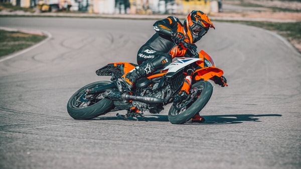 KTM, nuovi modelli 125 e 390: le date del debutto nelle concessionarie