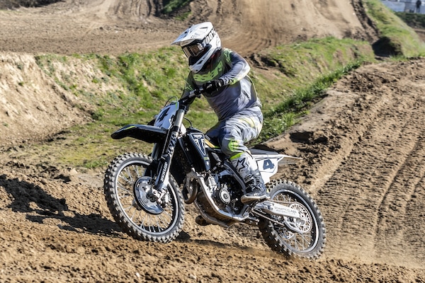 Triumph TF 450-RC: per chi è (e per chi non è)