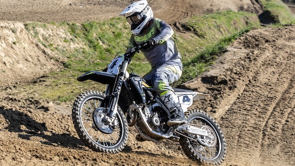 Triumph TF 450-RC: per chi è (e per chi non è)