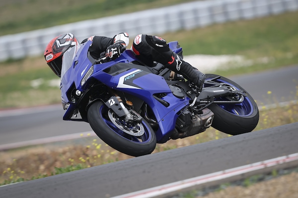 Yamaha R9: le opinioni di InMoto "fuori dai denti"