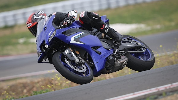Yamaha R9: le opinioni di InMoto "fuori dai denti"