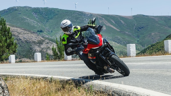 Test Yamaha Tracer 7: salto di qualità