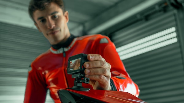 Insta360 Ace Pro 2: arriva l'edizione speciale MM93 firmata Marc Marquez