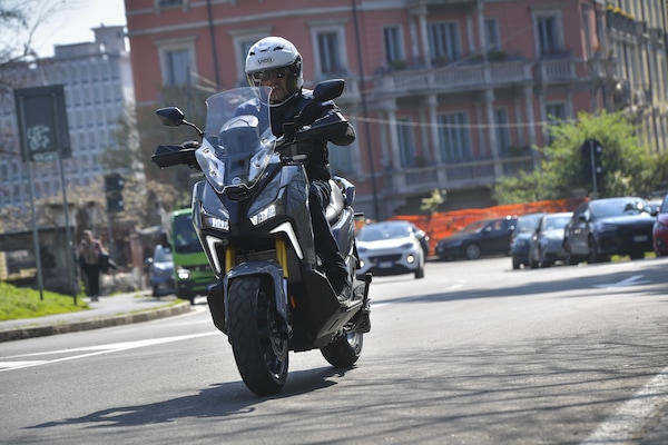 SYM ADX TG 400: per chi è (e per chi non è)