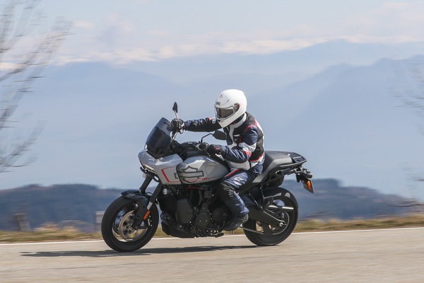 Harley-Davidson Pan America 1250 ST: le opinioni di InMoto "fuori dai denti"
