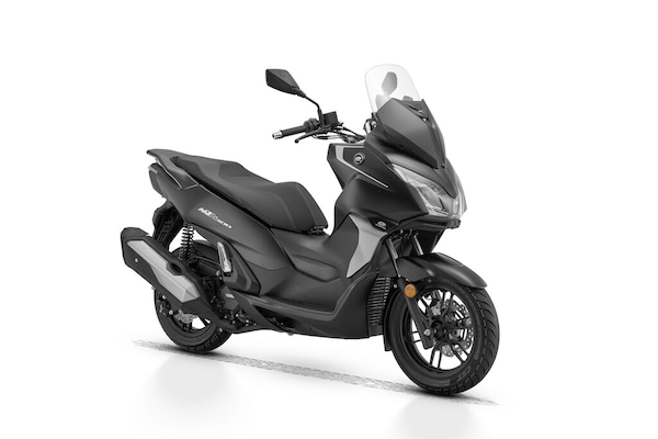 QJ Motor, debutta il nuovo scooter MTX 300: ricca dotazione e prezzo interessante