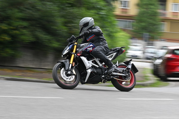 TVS RTR 310 BT0: le opinioni di InMoto "fuori dai denti"