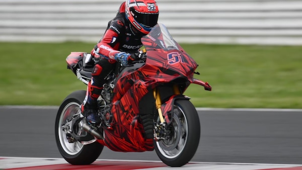 Ducati Panigale V4 R 2026: aerodinamica dalla MotoGP per la futura SBK