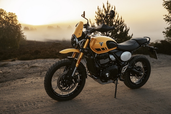 Triumph Scrambler 400 XC, la nuova piccola britannica che ama lo sterrato