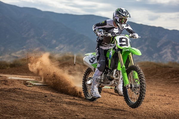 Kawasaki svela la gamma KX 2026: motocross e off-road con tecnologia da gara