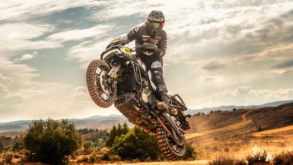 Harley-Davidson vince la Baja Aragón 2025 con Joan Pedrero