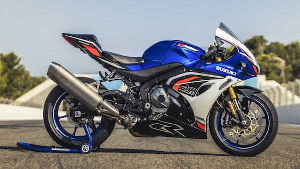 Suzuki, torna la GSX‑R1000R: dopo 40 anni la "Gixxer" non smette di combattere