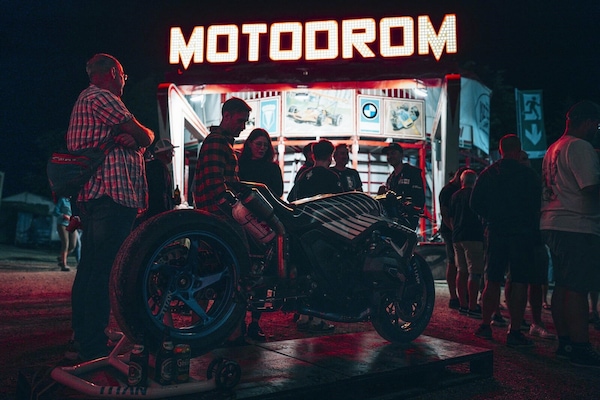 Le "moto da bar" esistono davvero?