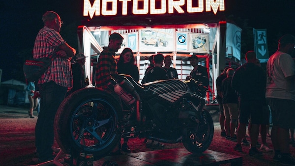Le "moto da bar" esistono davvero?