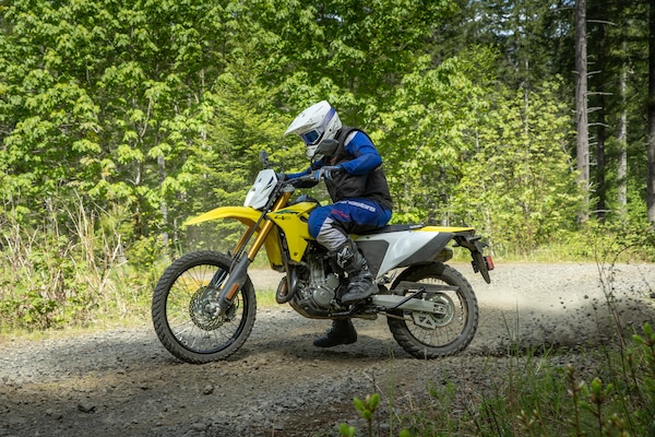 Suzuki DR-Z4S: le opinioni di InMoto "fuori dai denti"