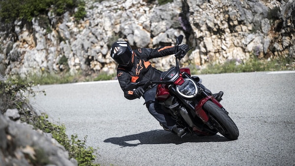 Ducati XDiavel V4: per chi è (e per chi non è)