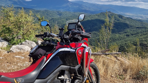 Maxi Enduro e Dual Sport a Nespolo: un weekend di passione e avventura