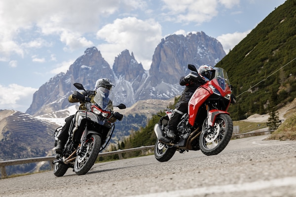 Benelli TRK 702 X vs Moto Morini X-Cape 700 | Alpen Masters 2025